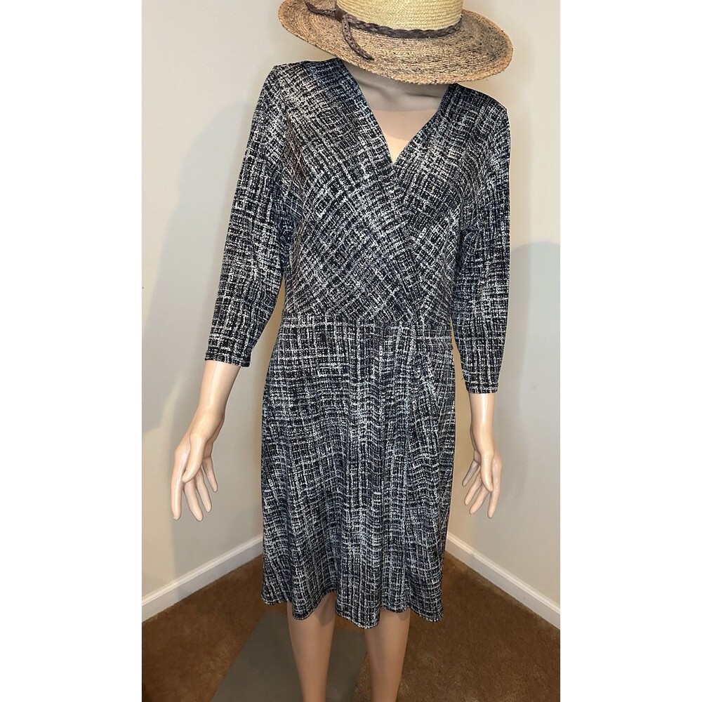 Kaileigh WRAP dress black and white design  Extra Large